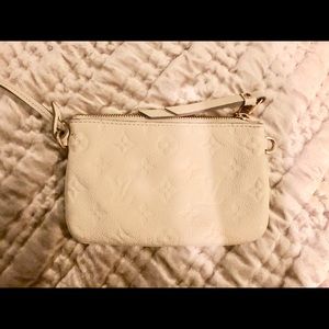 Louis Vuitton Pouchette